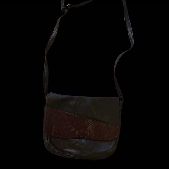 Artisan Quebec Leather Purse - Picture 4 of 4